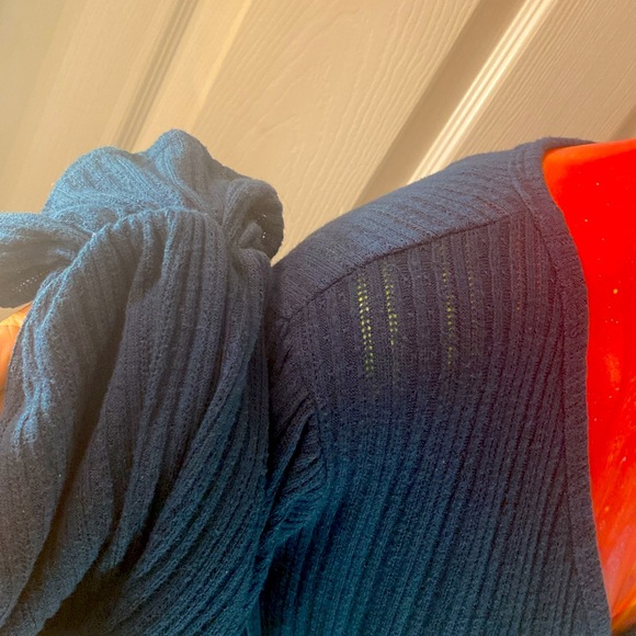 PINK LILY Green Top - Picture 11 of 14